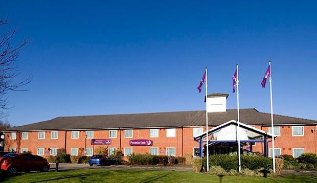 Premier Inn Pontypool Eksteriør billede